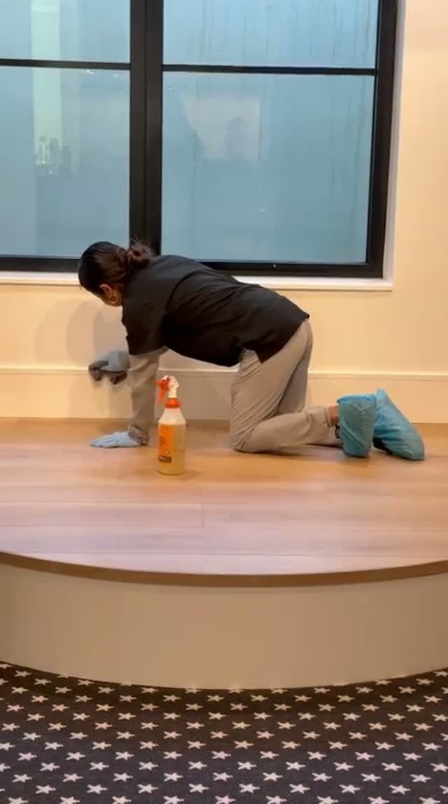 Looks Amazing Cleaning gallery video 12