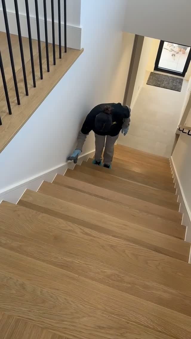 Looks Amazing Cleaning gallery video 9